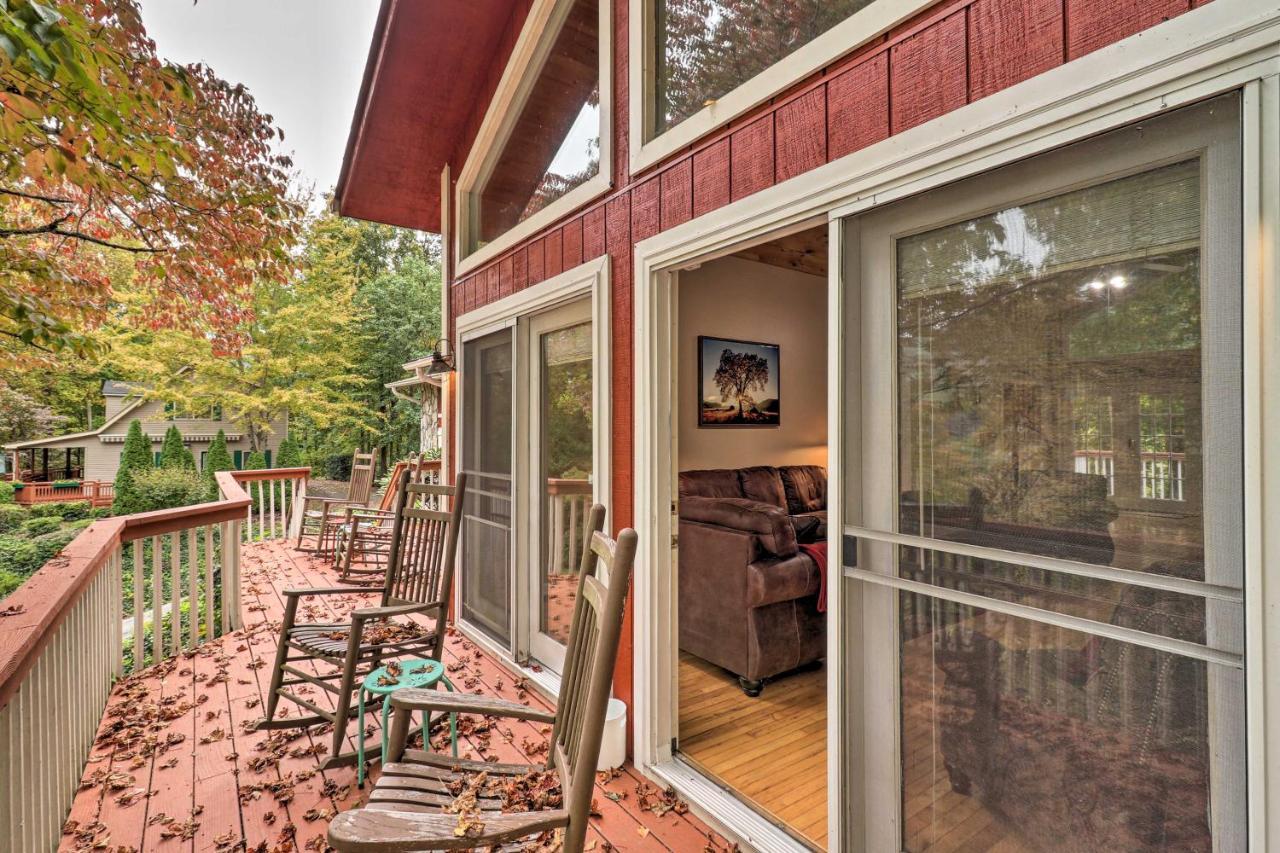 Rustic Red Cabin With Deck In Maggie Valley Club! Exteriör bild